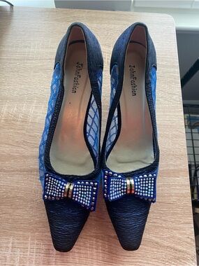 JohnFashion Navy Pointed Toe Bow Heels with Rhinestones
